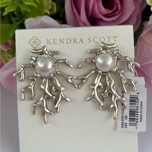 NWT Kendra Scott Shea Statement Stud Earrings in Vintage silver